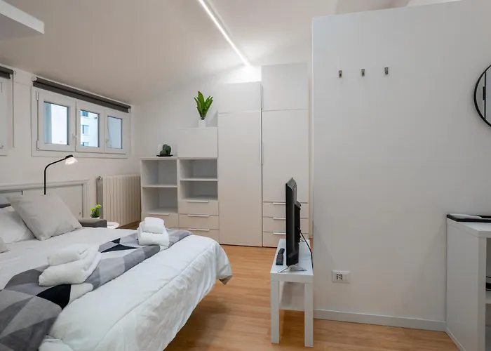 Lägenhet House241 Bocconi