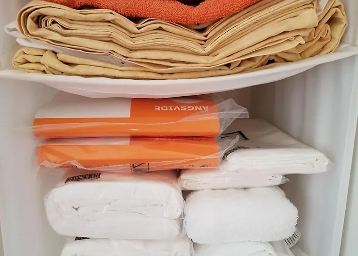 Mondrian's Flat In - Cadore V Giornate - Metro M4 Dateo * Милан