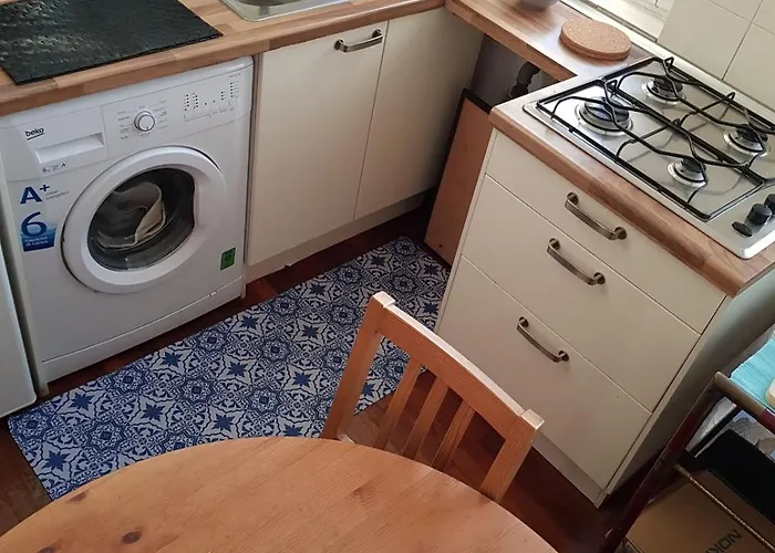 Mondrian's Flat In - Cadore V Giornate - Metro M4 Dateo * Милан