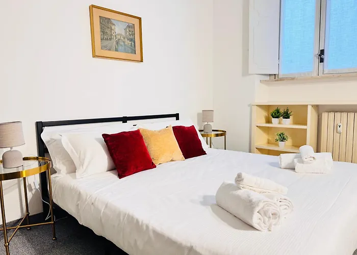 Camperio Large - Duomo And Brera * Milan