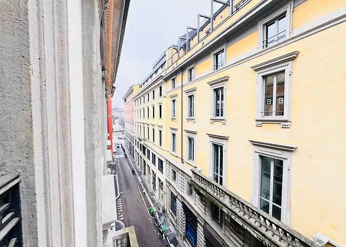 Camperio Large - Duomo And Brera Milan