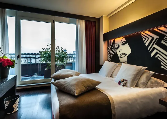 Crowne Plaza By Ihg Hotell 4*