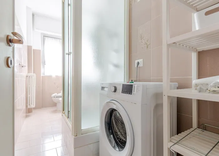 Guesthost - Bonola M1 Bright & Functional Flat Appartamento *