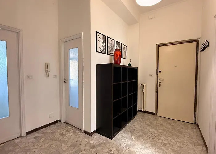 Апартаменты 3 Bedrooms Separate 1 Min Walk From Brera, 15 Min Duomo Милан