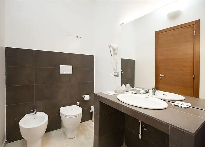 Oasi Village Hotel Milán