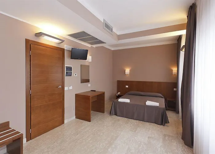 فندق Oasi Village 3*