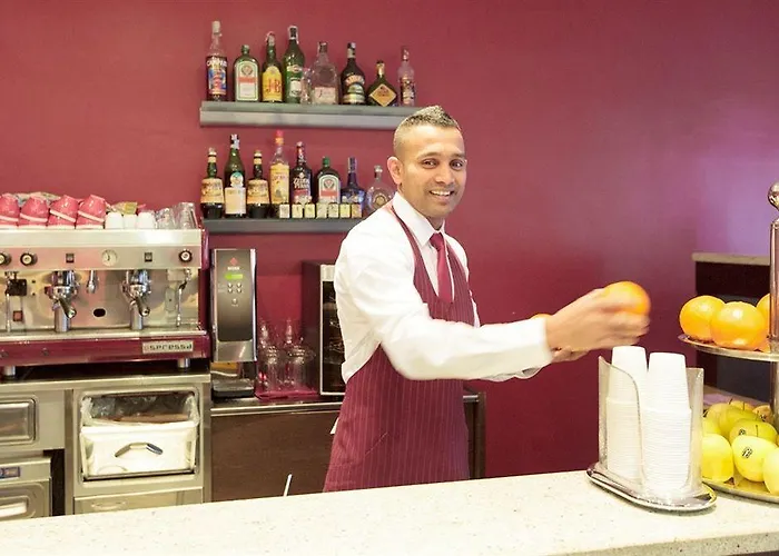 فندق Oasi Village 3*