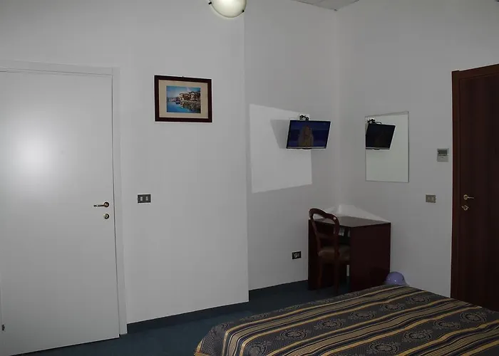 Hotel Luisa 2* Milan