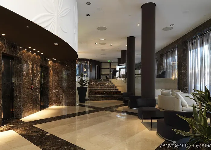 Crowne Plaza By Ihg