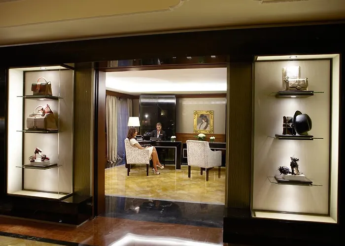 Baglioni Carlton - The Leading Of The World Milán