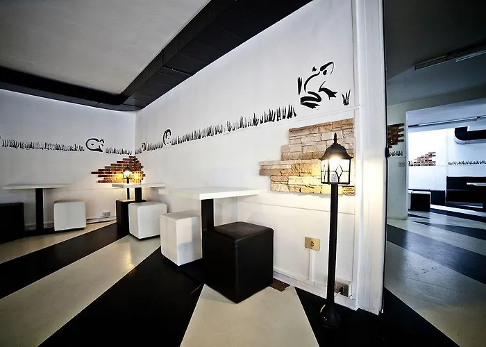بيت شباب New Generation Center ميلان