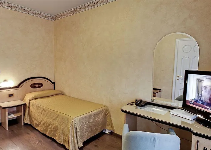 Hotel Ih Puccini Milão