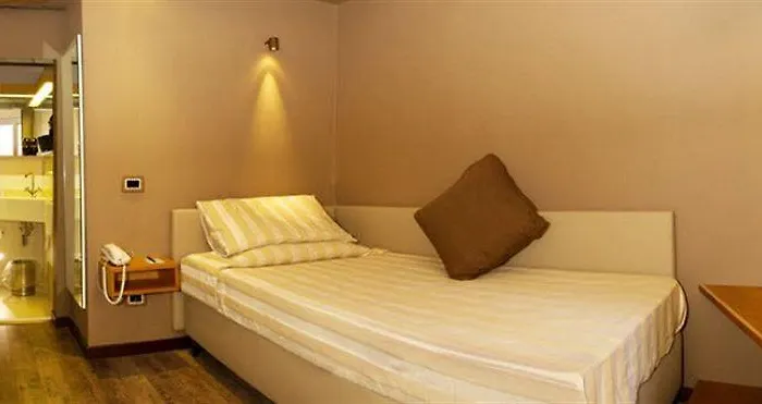 Mentana, By R Collection Hotel 4*