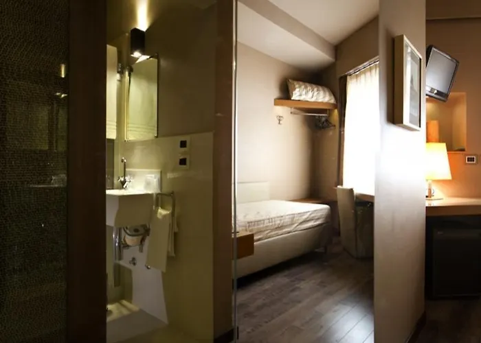 Mentana, By R Collection 4* Milan