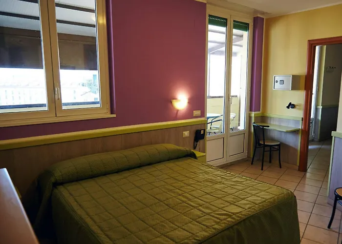 Arco Romana 3*