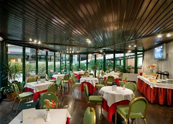 Hotel Century 4*
