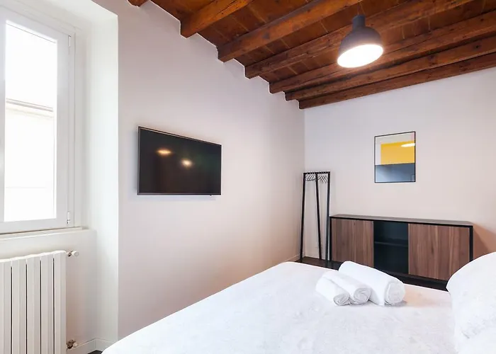 - Downtown Apartman Milánó