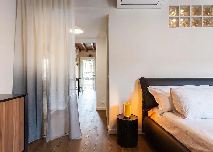 - Downtown Apartman Milánó