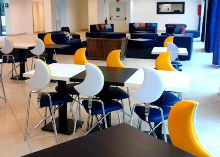 New Generation Chic Sempione Hostel Milánó