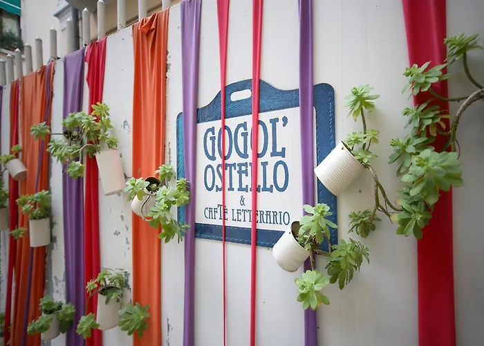 Gogol'ostello & Caffe Letterario * 米兰