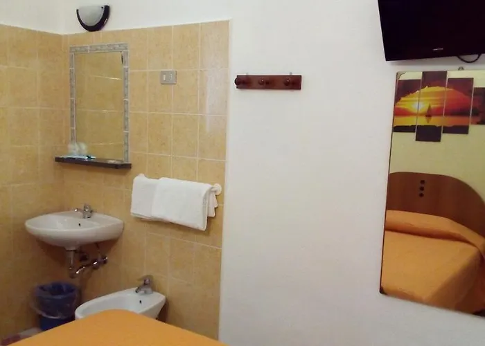 Tirreno Hotell *