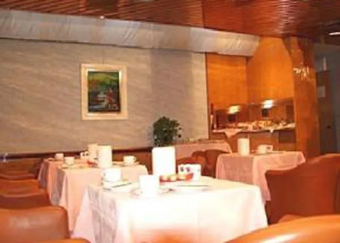Lido Hotel 3*