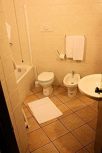 Ξενοδοχείο Sara