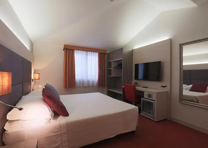 Campion Citylife 3*