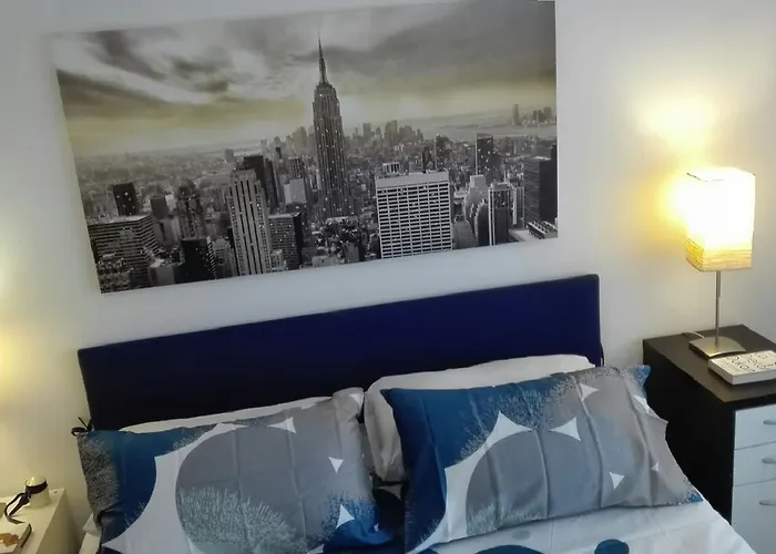 In Milano, Close To Undergrond M3 Apartmán