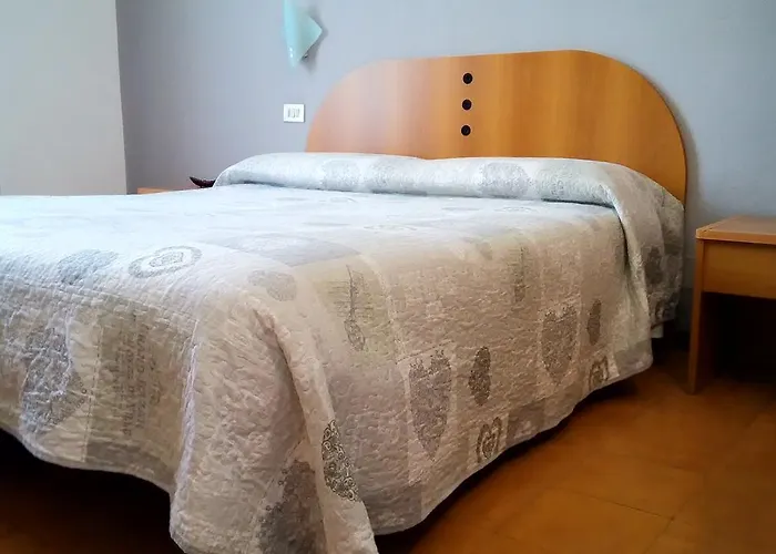 Tirreno Hotell *