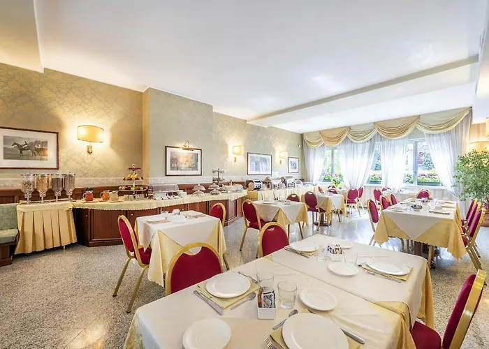فندق Ascot 4*