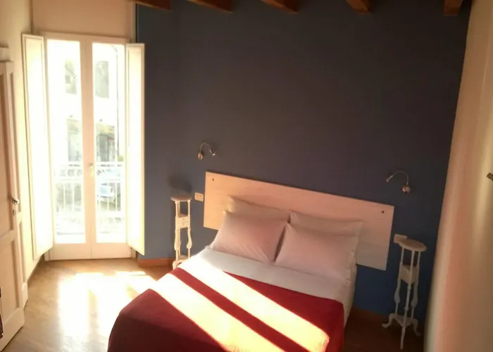 Bed & Breakfast Porta Ronca - B&b, & Apts 3*