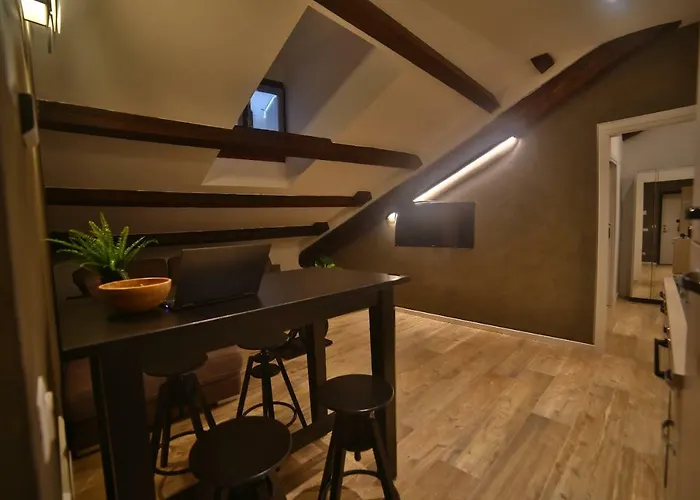 Apartment Moscova Attic Near Duomo *