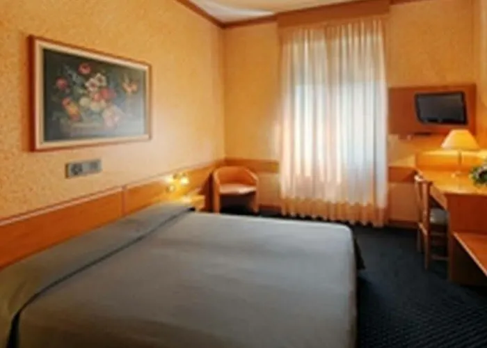 Mentana, By R Collection Hotel 4*