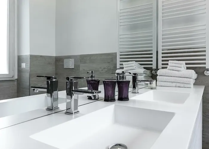 Sweet San Lorenzo, Right In The Centre Milan