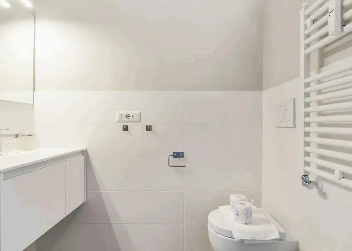 شقة Guesthost - Isola View Renovated *