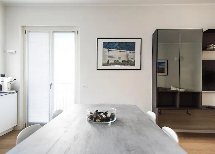 Brand New , Life District Apartment Mailand