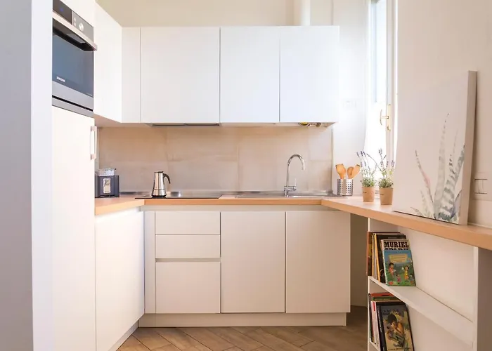 Sweet San Lorenzo, Right In The Centre