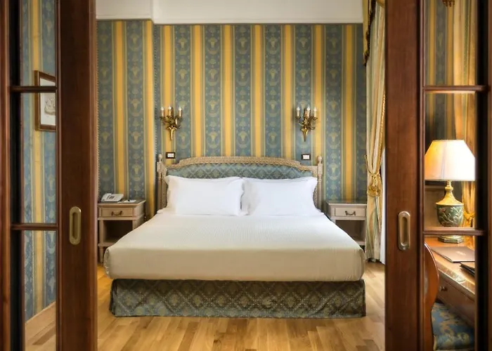 Sina De La Otel Milano