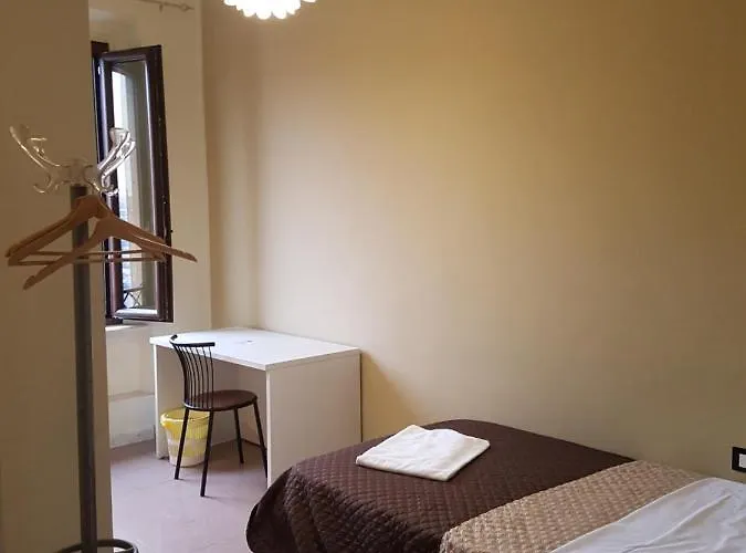 Emmy Hotel *