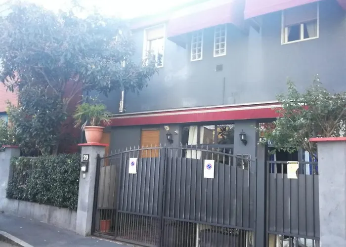 Frühstückspension Al 20 Fiera - Certosa - San Siro 4*