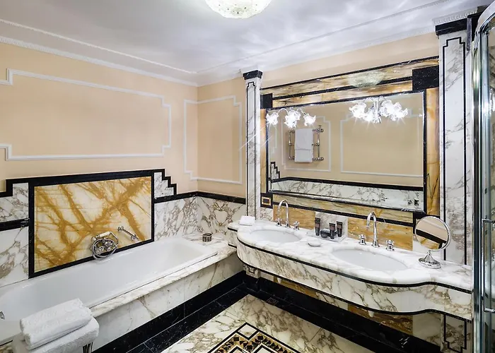 Baglioni Carlton - The Leading Of The World