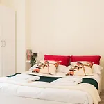 The Rent - Attic With Terrace In Downtown Mailand