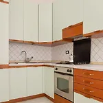 Guesthost - Stazione Cozy And Functional Flat * Milão