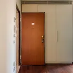The Rent - Bright Two-bedroom In De Amicis דירה מילאנו