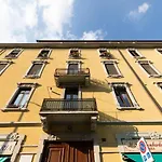 Colorful Porta Romana 아파트