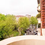 Two-bedroom Near Corso Indipendenza Lejlighed