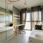 شقة The Rent - Spacious Four-bedroom Close To Forlanini Distrct *