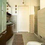 The Rent - Spacious Four-bedroom Close To Forlanini Distrct شقة ميلان