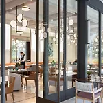 Four Seasons Hotel